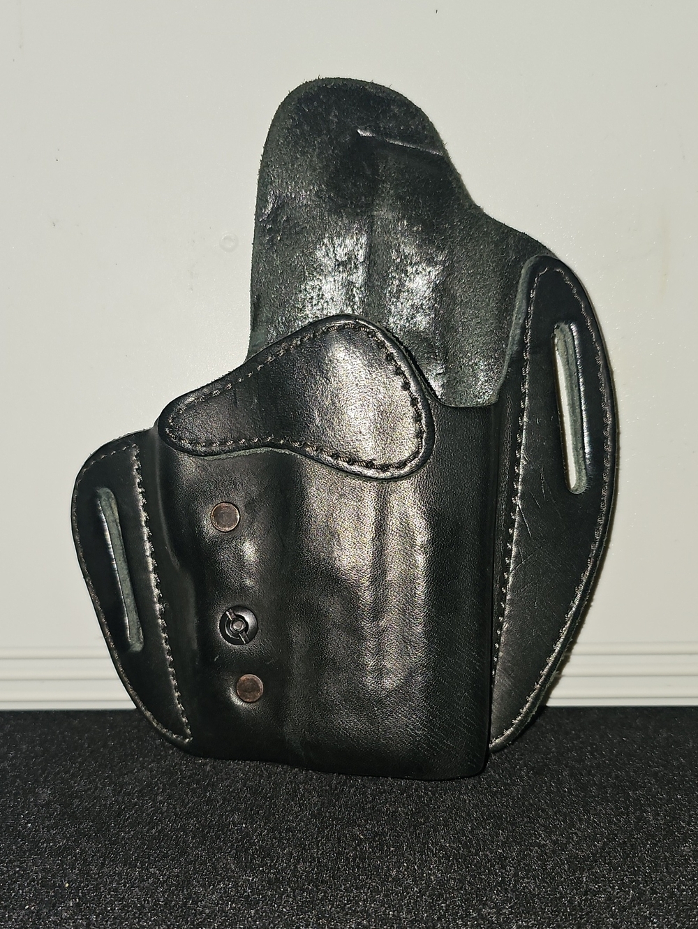 Bianchi 2181R Optic Ready Leather OWB Belt Holster For HK P30 Right Hand